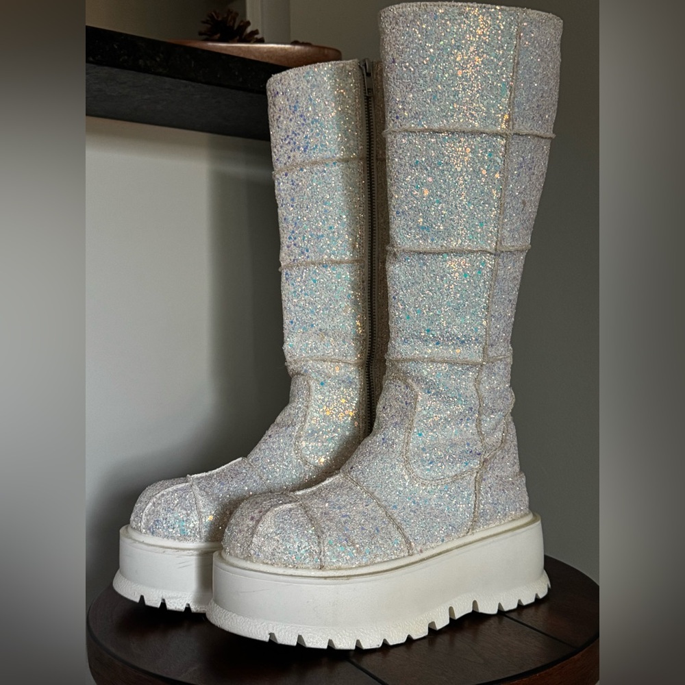 **SOLD** Demonia Cerberus Slacker 230 Glitter Platform Boots